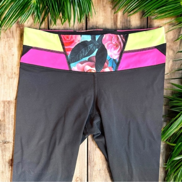 LULULEMON Wunder Under Secret Garden Reversible Leggings - Size 6 - Picture 3 of 16